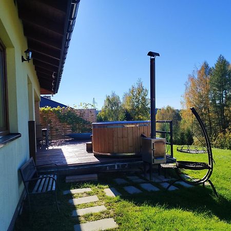Dom Na Slonnym Villa Monasterzec Exteriör bild