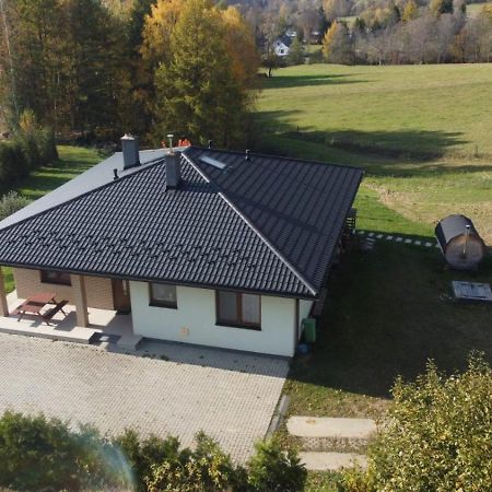Dom Na Slonnym Villa Monasterzec Exteriör bild